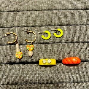 Earrings and ring combo. Bright summer colors.